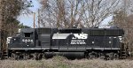NS 5824 pushes train E60 into the yard